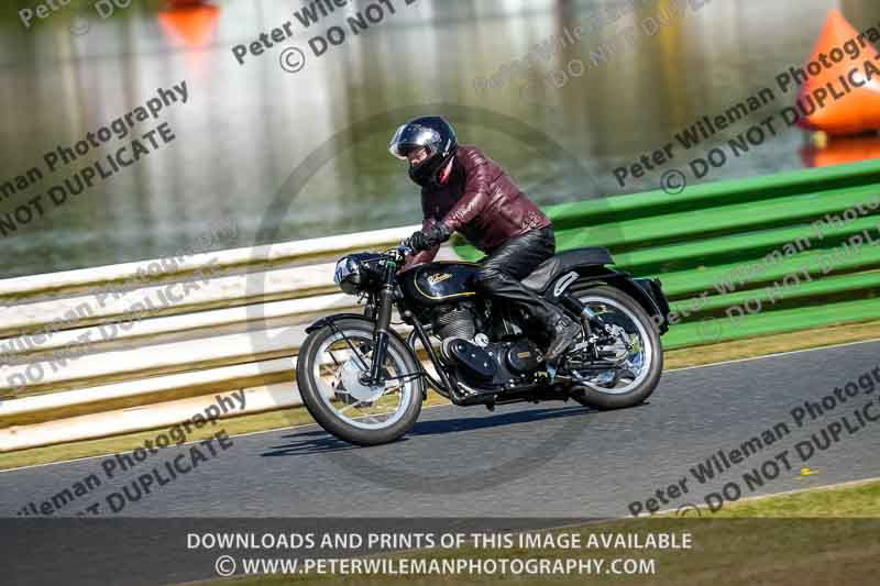 Vintage motorcycle club;eventdigitalimages;mallory park;mallory park trackday photographs;no limits trackdays;peter wileman photography;trackday digital images;trackday photos;vmcc festival 1000 bikes photographs